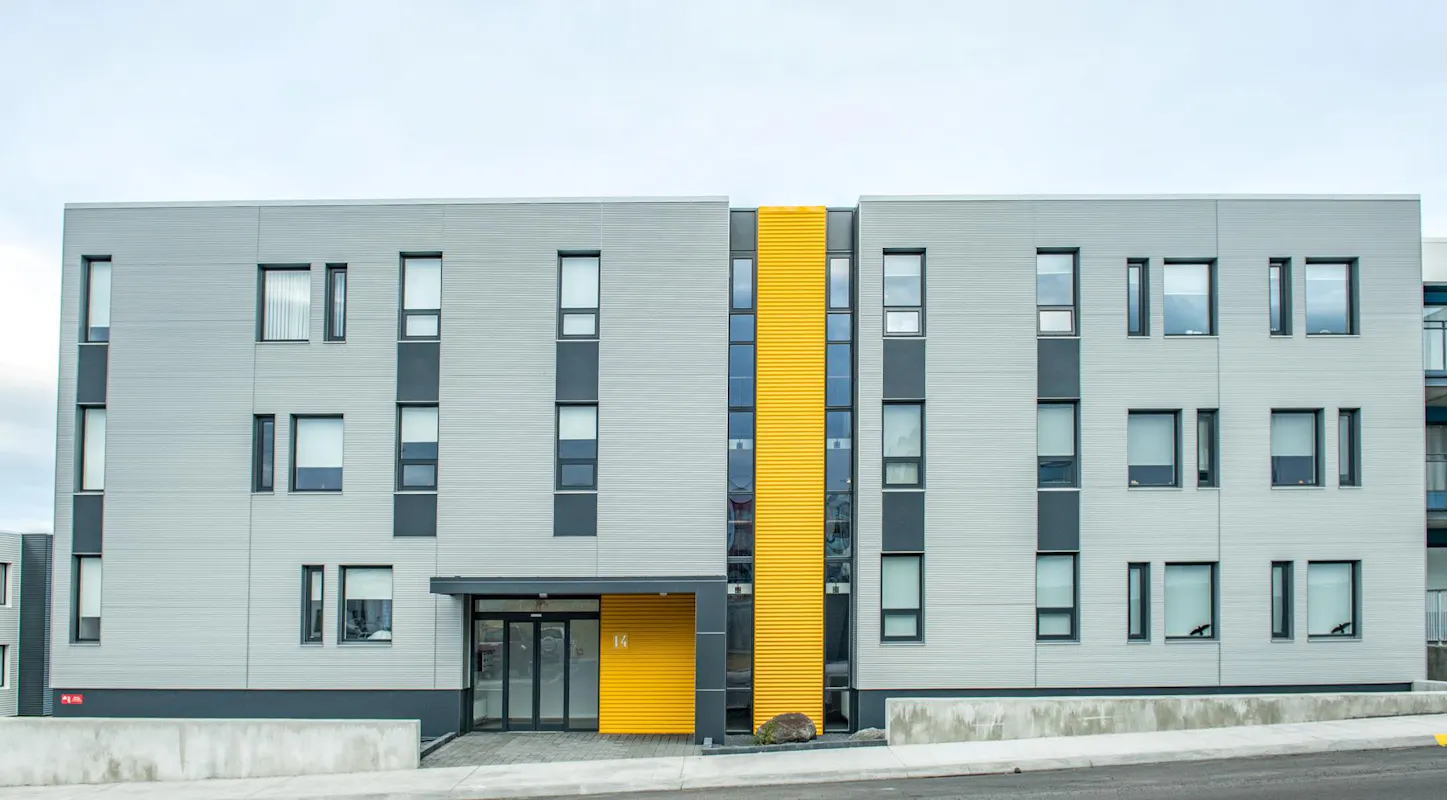 Blokk í Reykjavík með BYKO gluggum