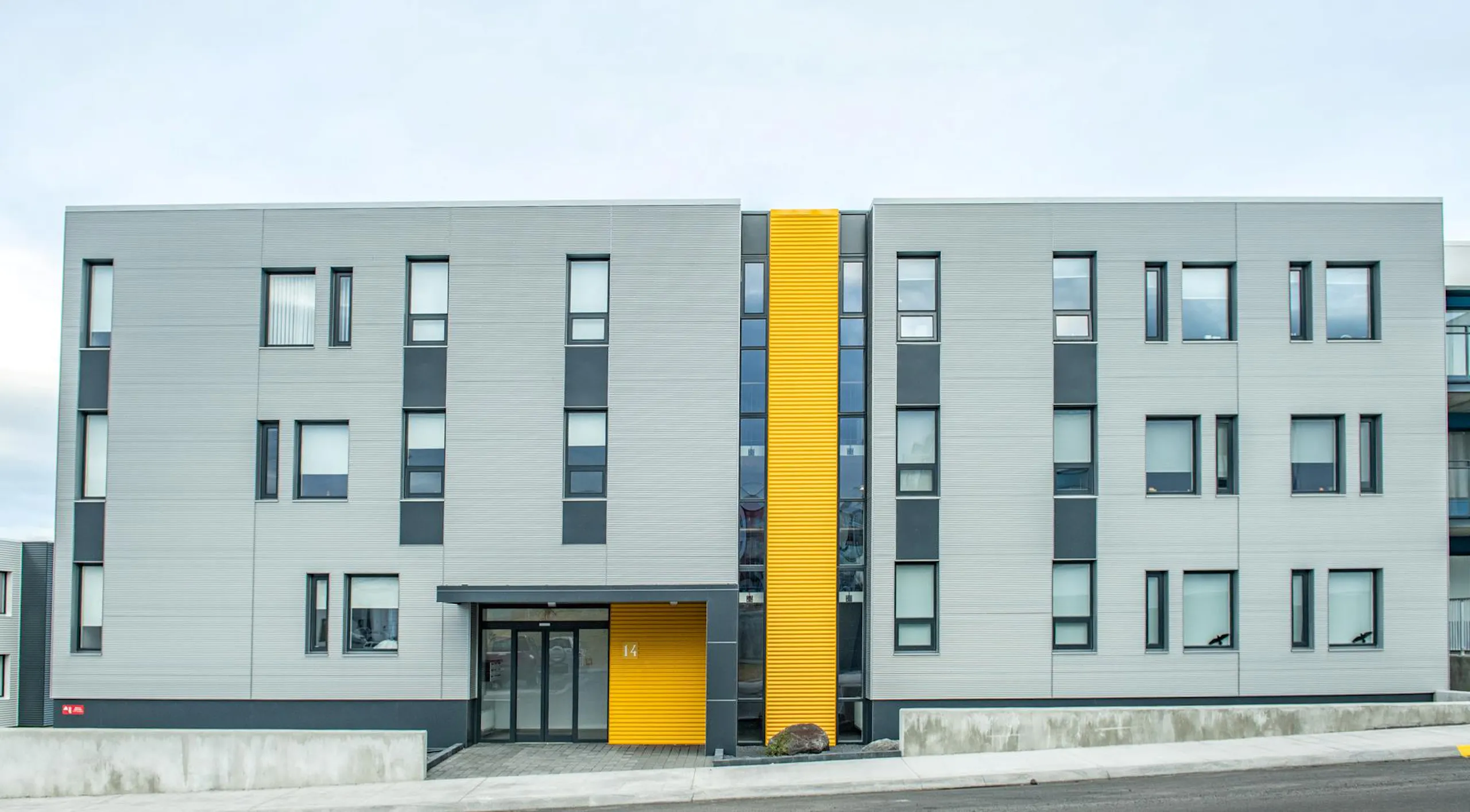 Blokk í Reykjavík með BYKO gluggum