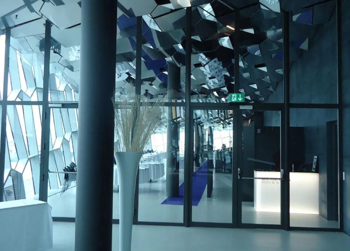 Stálgluggar í Hörpu frá BYKO