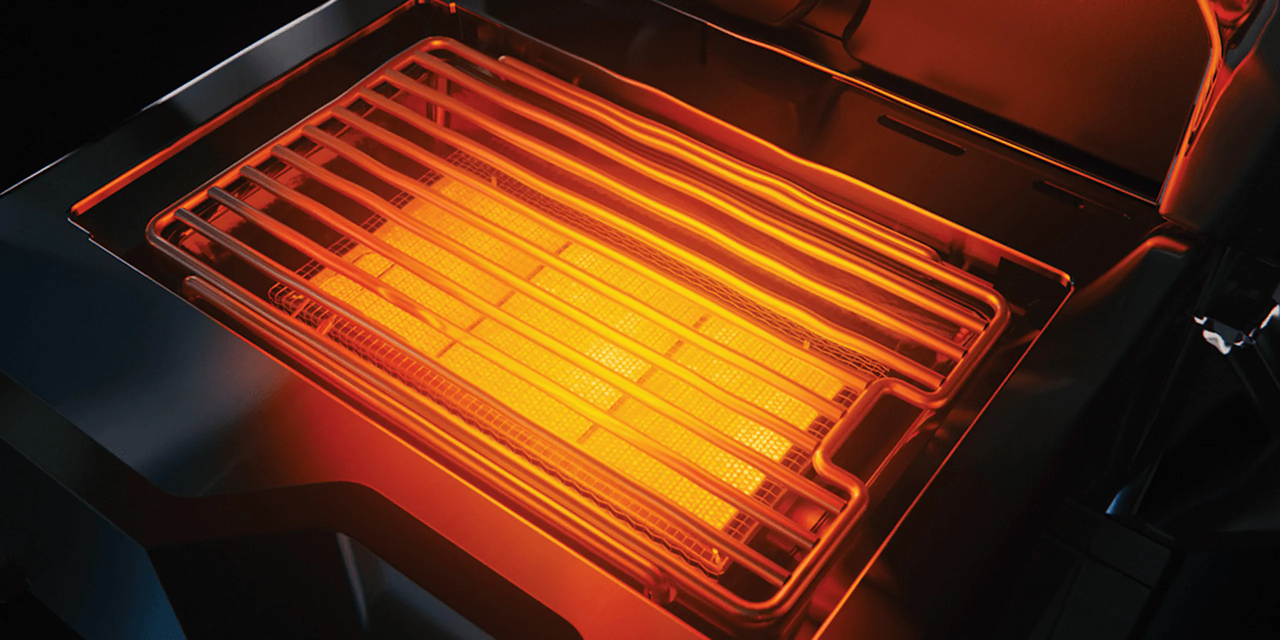 Sizzle Zone fer upp í 800° gráðu hita