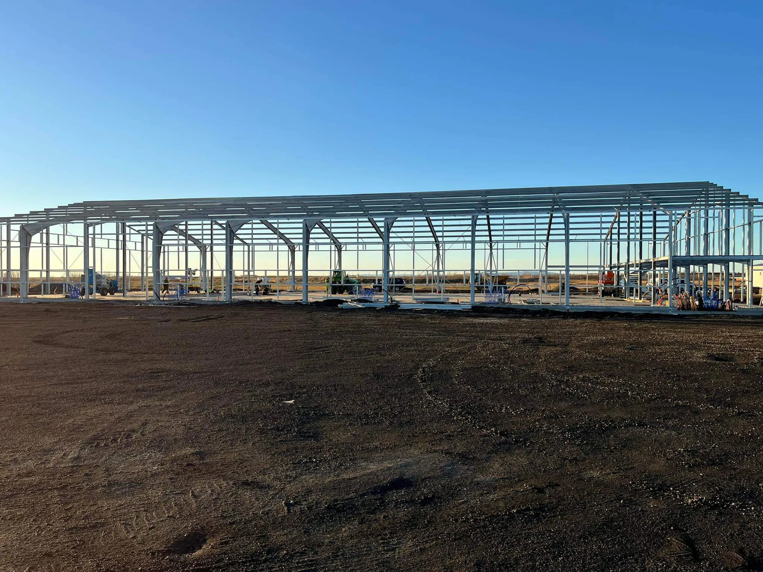 BYKO stálgrindarhús sem verið er að reisa