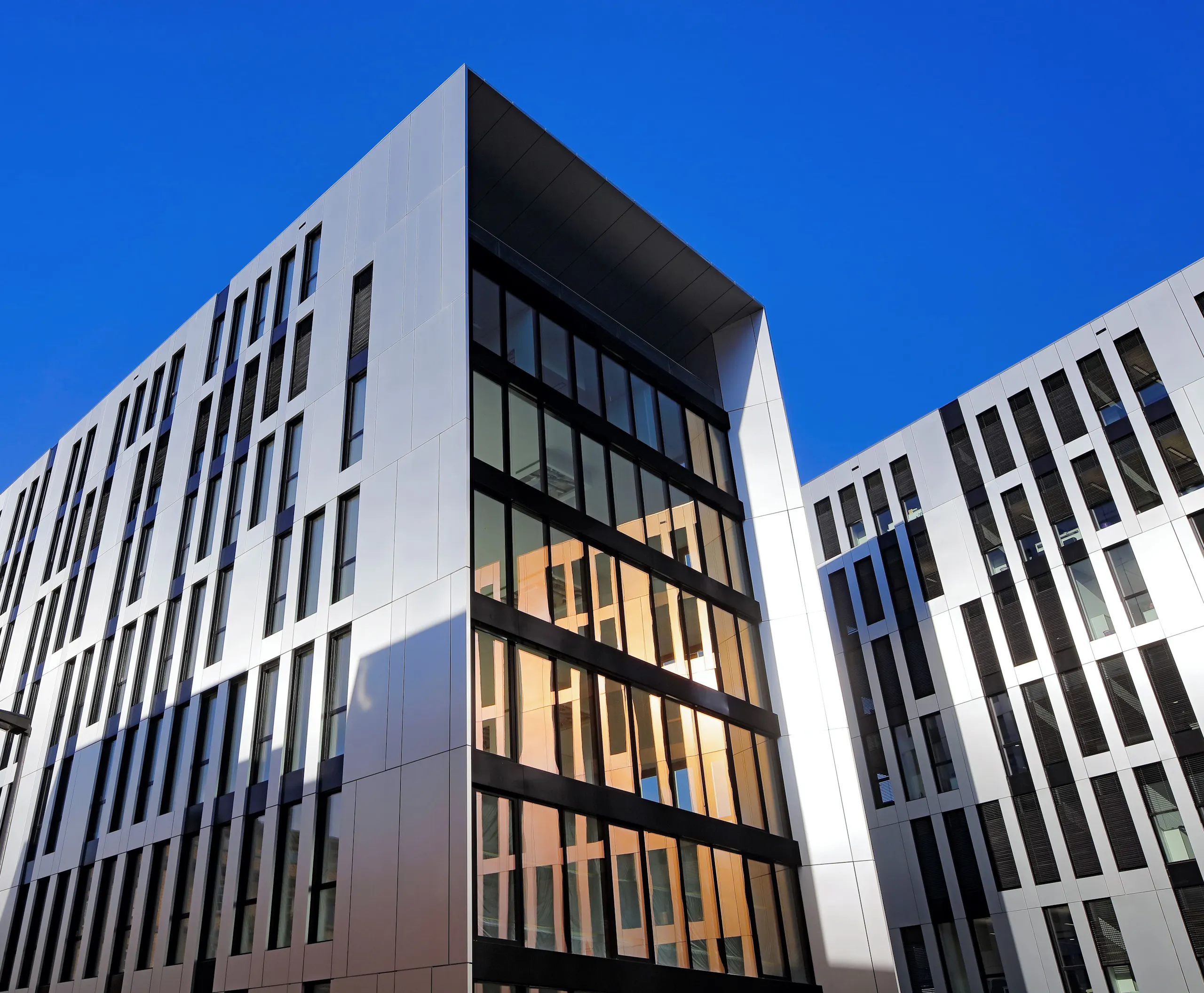 SOMMER öryggisgluggar á skrifstofubyggingu