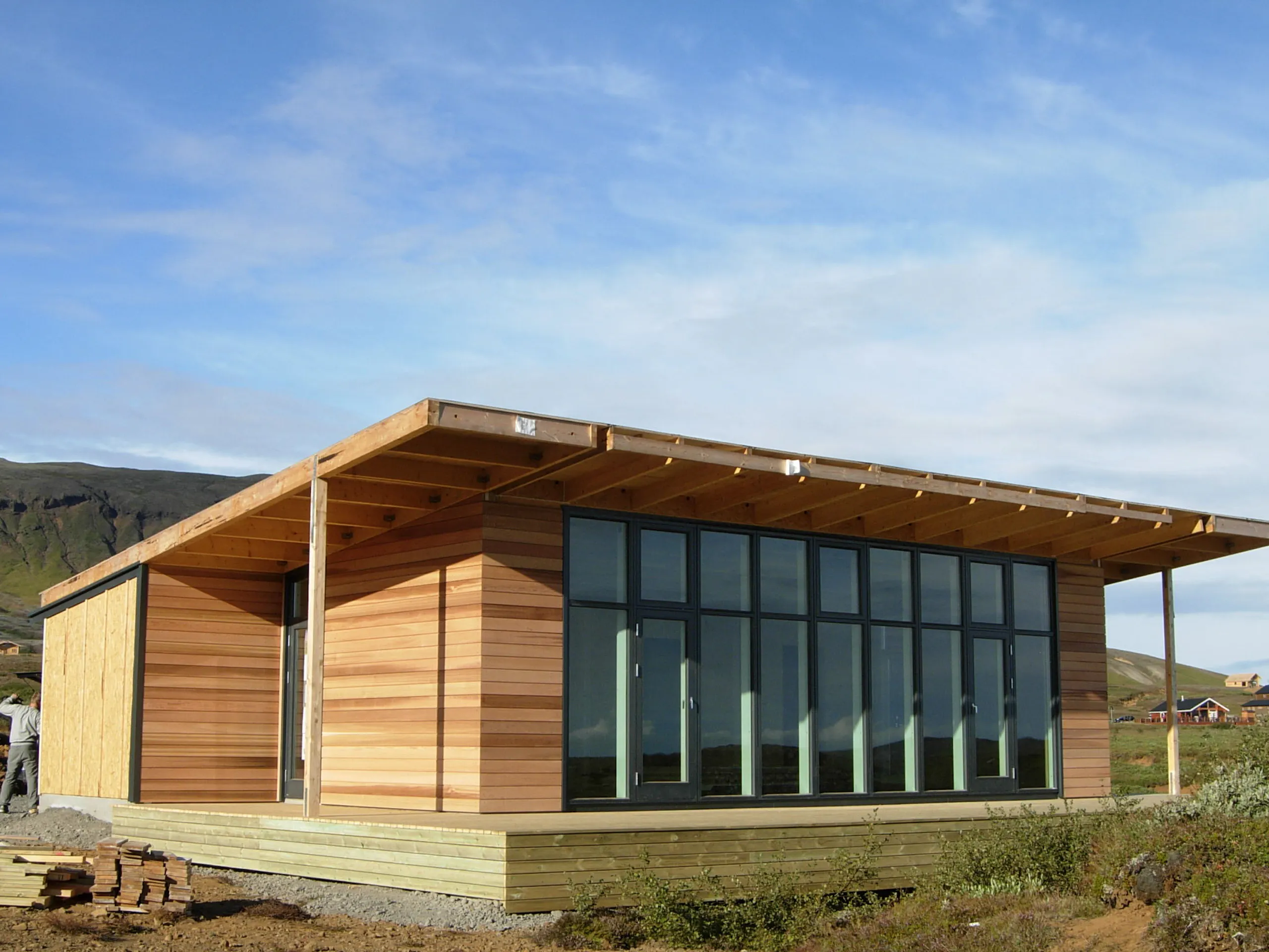 Timbureiningarhús fullklárað