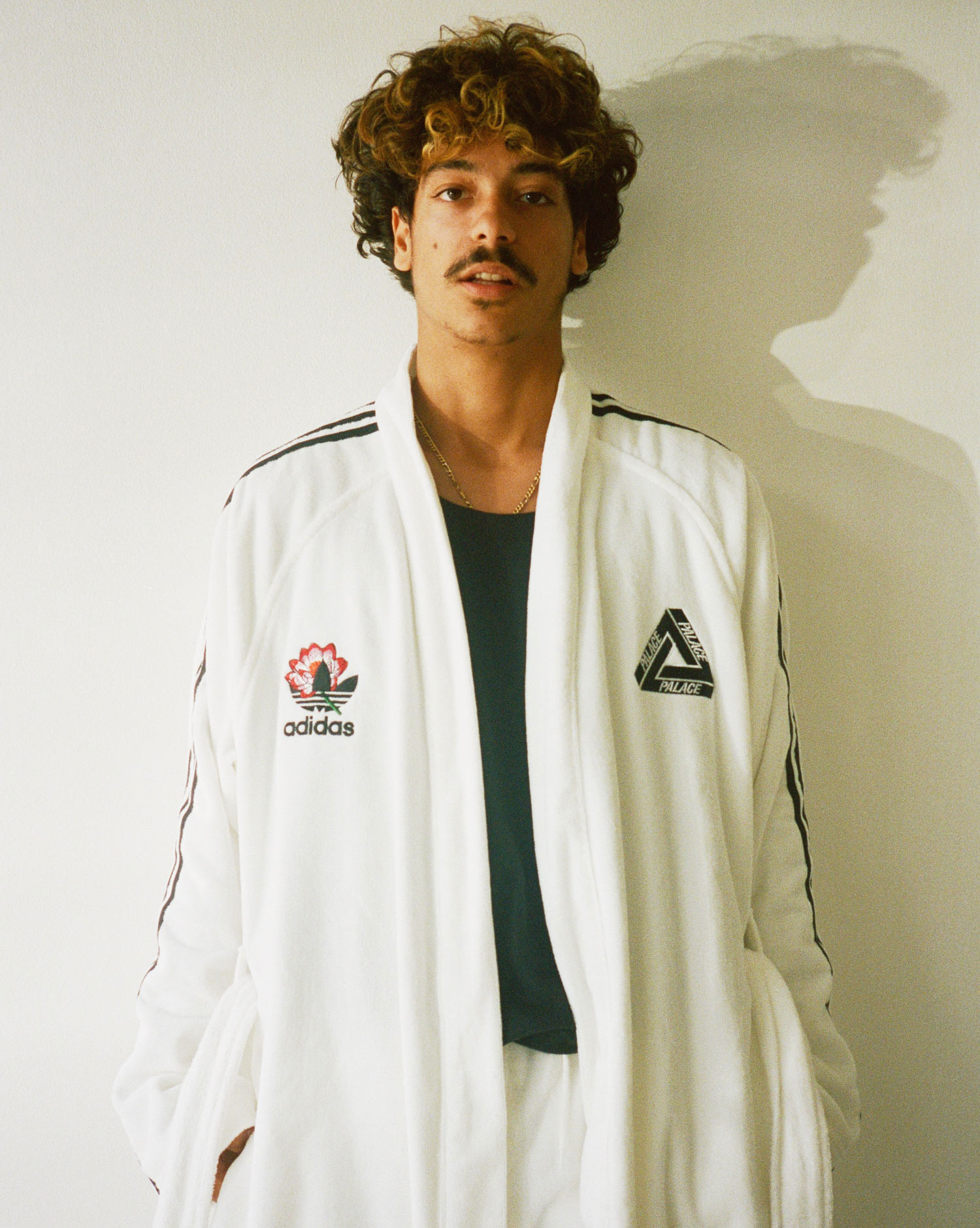 驚きの価格が実現！ PALACE ADIDAS PALASTE | PALACE SKATEBOARDS トップス
