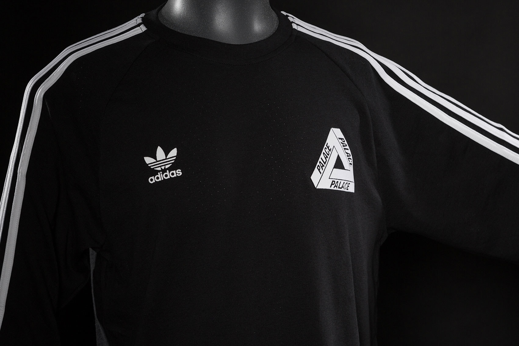 未使用 PALACE x ADIDAS ゲームシャツ サイズM 黒 未使用 PALACE x ADIDAS ゲームシャツ サイズM 黒 未使用 PALACE x