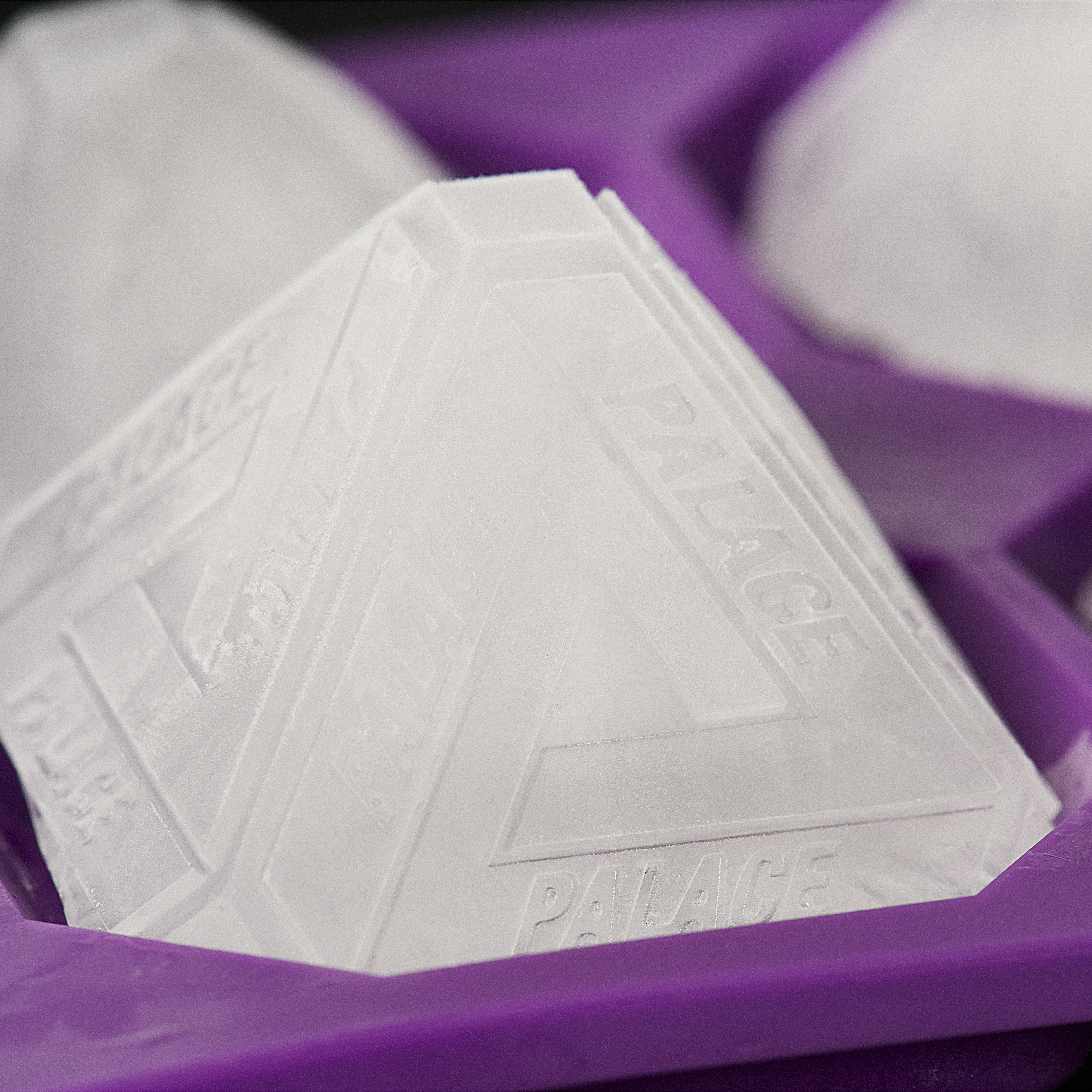 冷蔵庫・冷凍庫 PALACE TRI-FERG ICE CUBE TRAY PURPLE TRI-FERG ICE CUBE TRAY | PALACE SKATEBOARDS