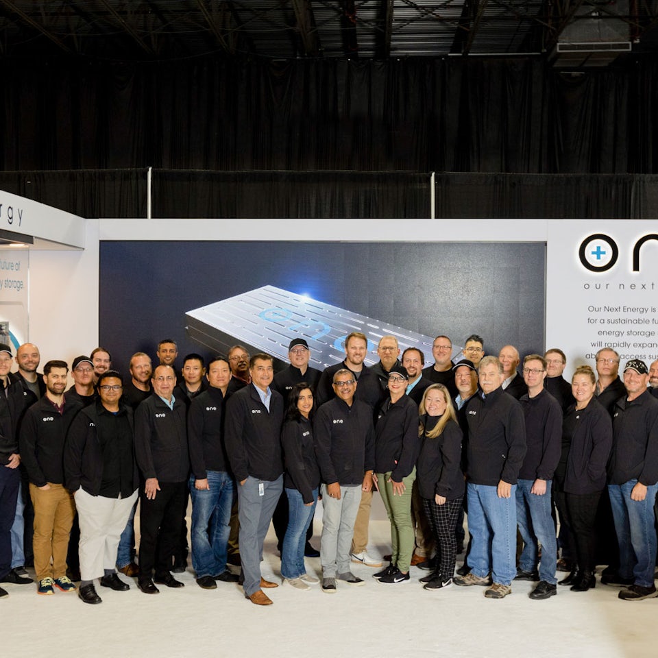 one-team-photo-at-the-battery-show-2021