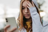 Femme avec FOMO