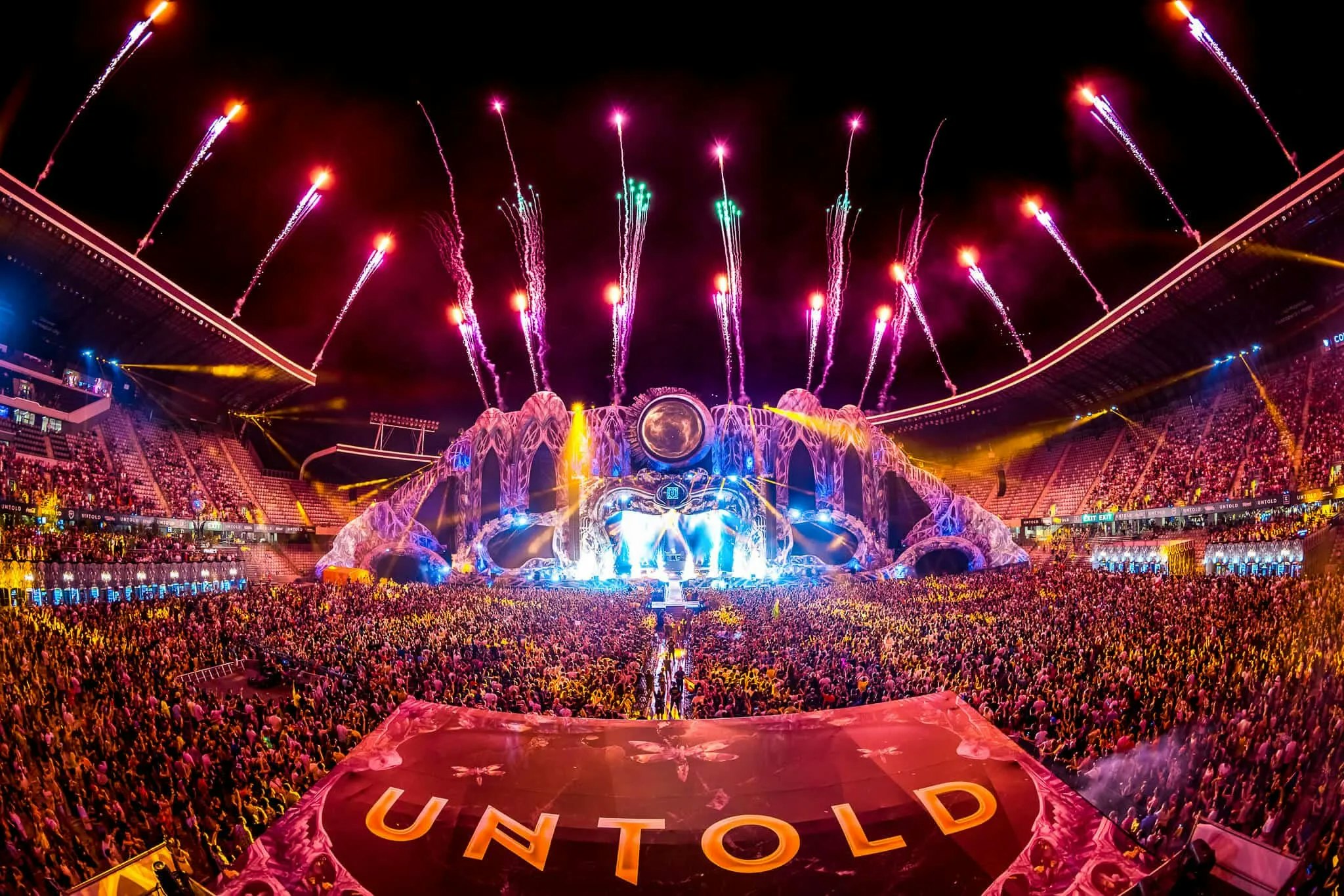 huge crowd