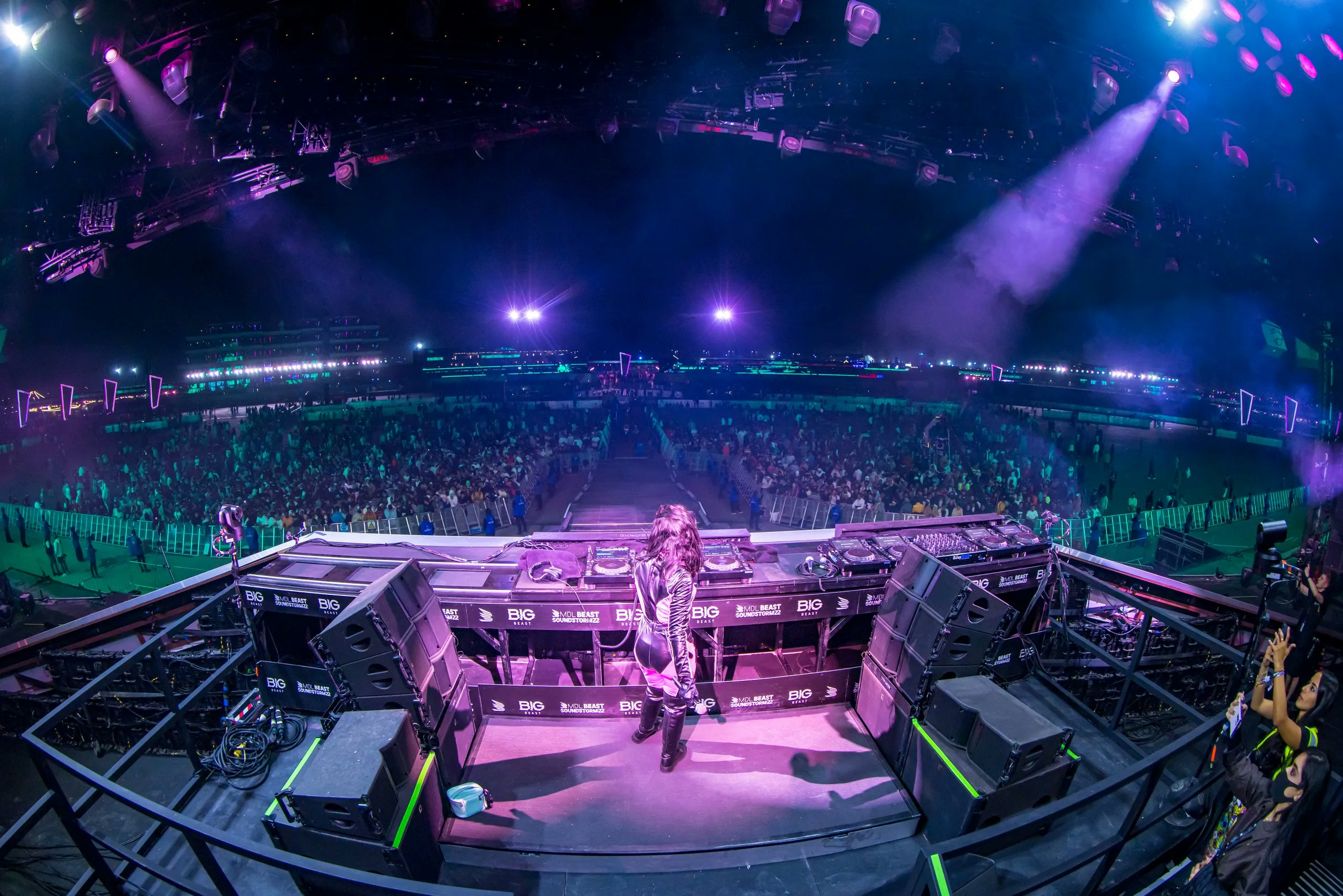 Overview of Electronic Dance Music History, Genres and DJs in the USA