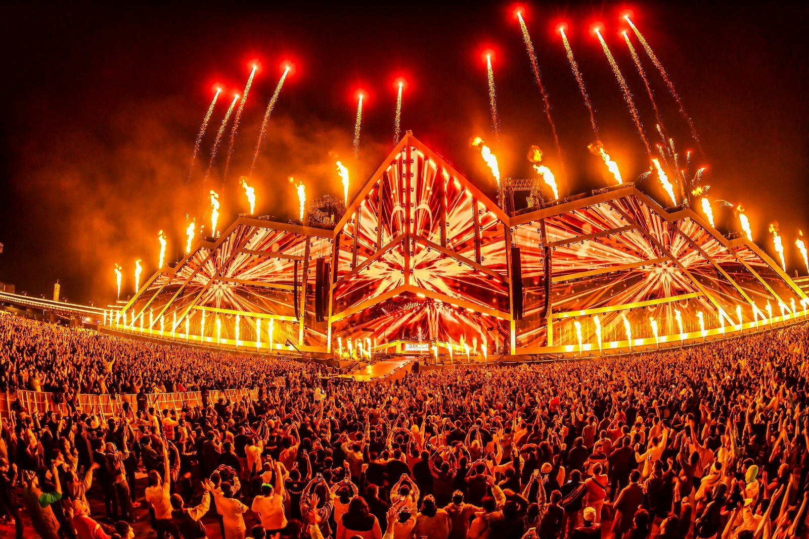 Big Beast stage fireworks '22