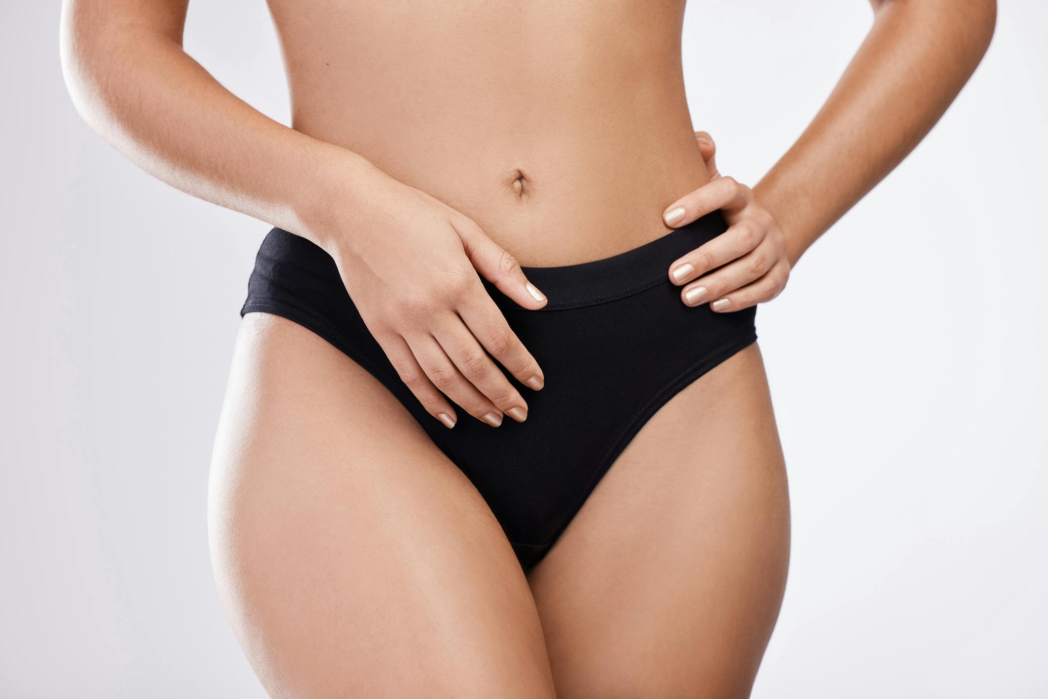womens hips in black loungewear