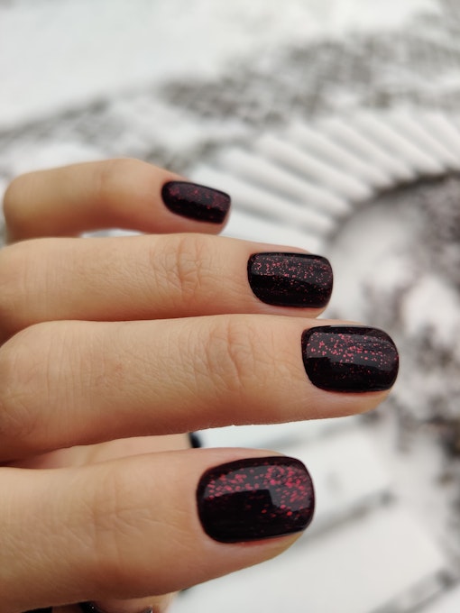 Burgundy glitter on burgundy nails