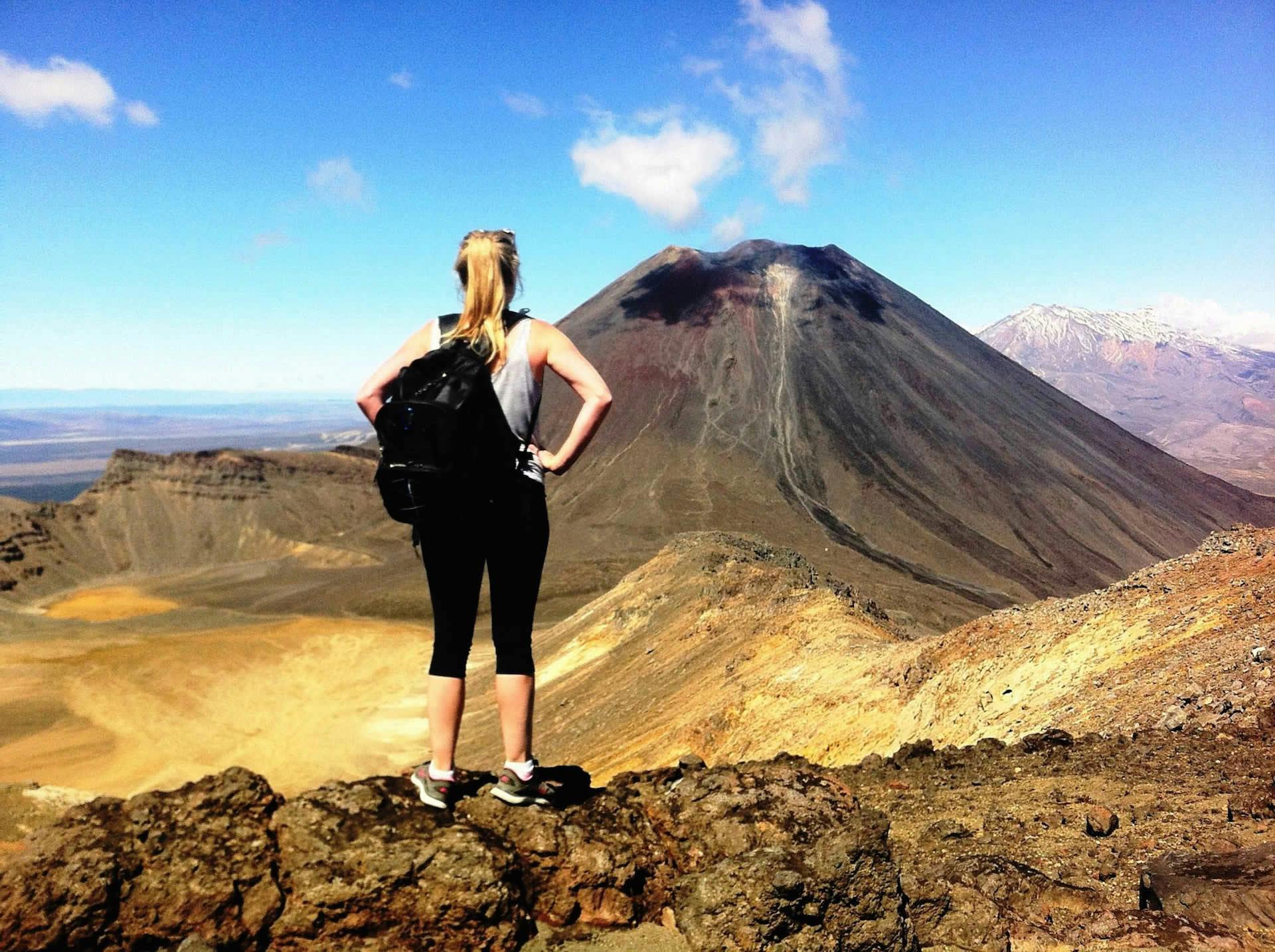 tongariro crossing - must do taupo activities