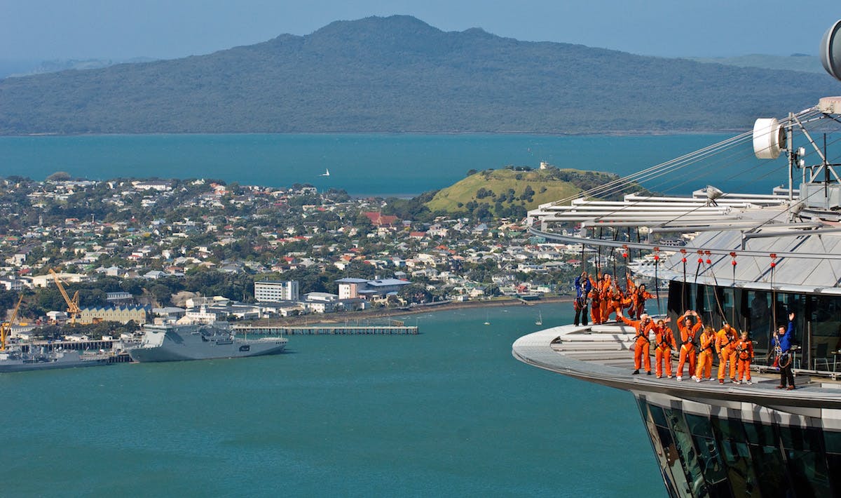 auckland sky tower skywalk