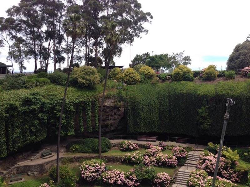 umpherston sinkhole strange places in australia