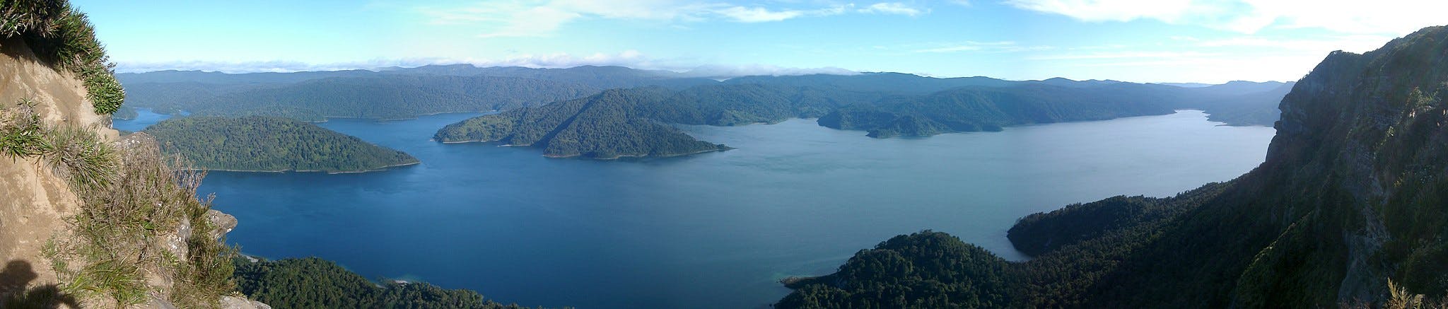 lake waikaremoana - great new zealand walks