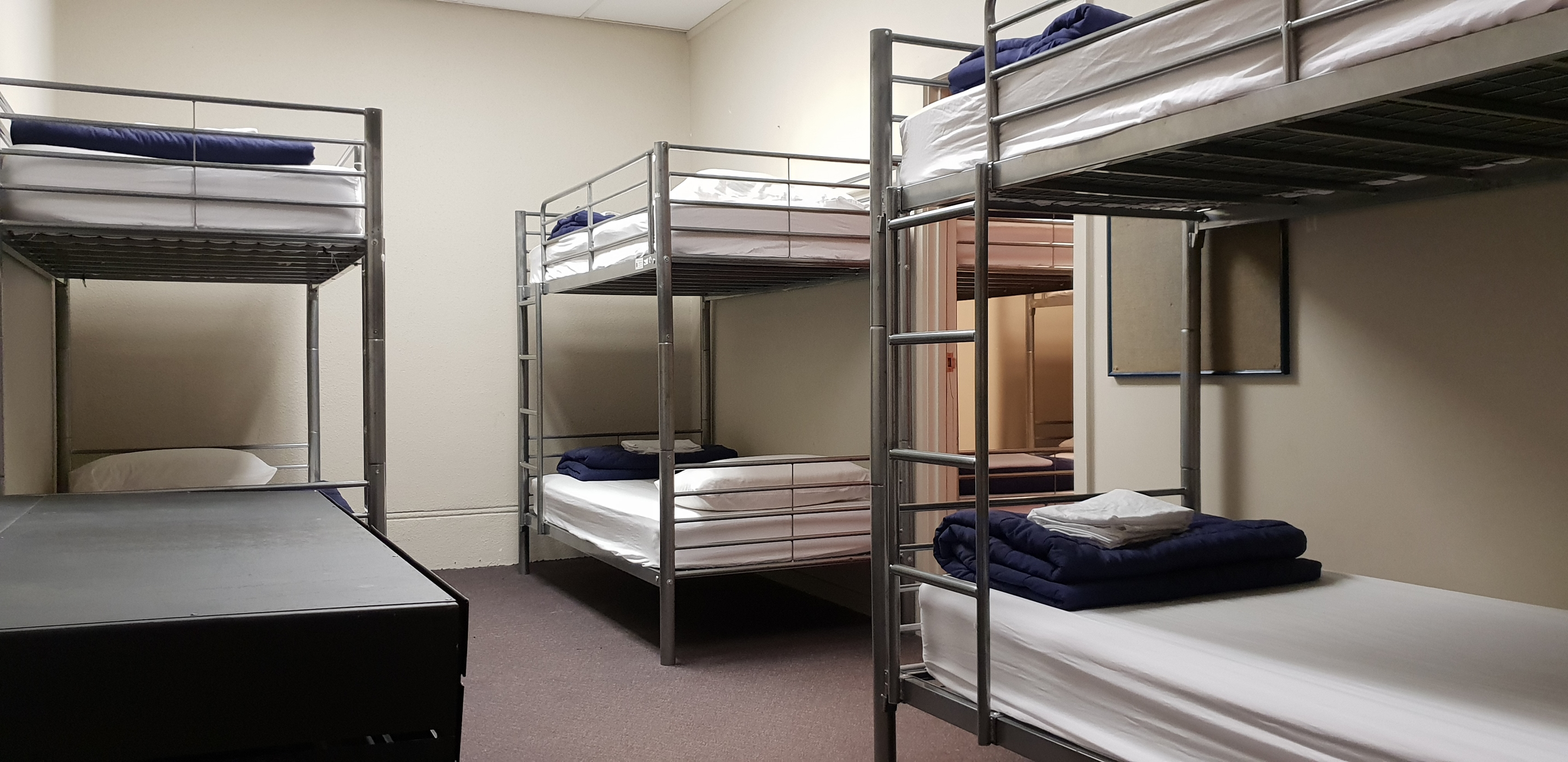 Base Backpackers Auckland Cheap, Central Hostel Auckland