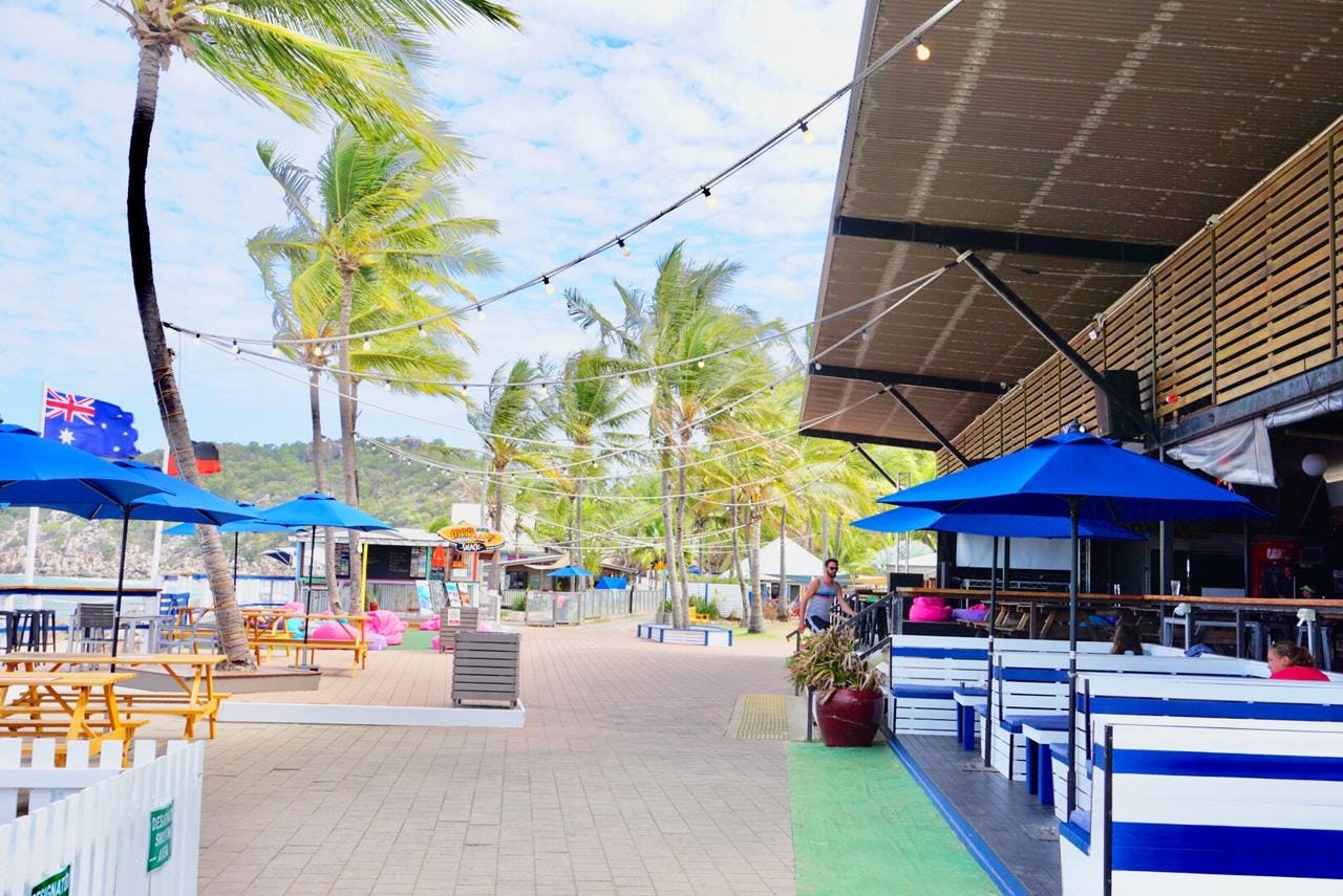 beer garden at base backpackers magnetic island