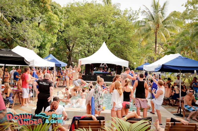 Base Backpackers Airlie Beach, Gateway to The Whitsundays Base Backpackers Airlie Beach, Gateway to The Whitsundays