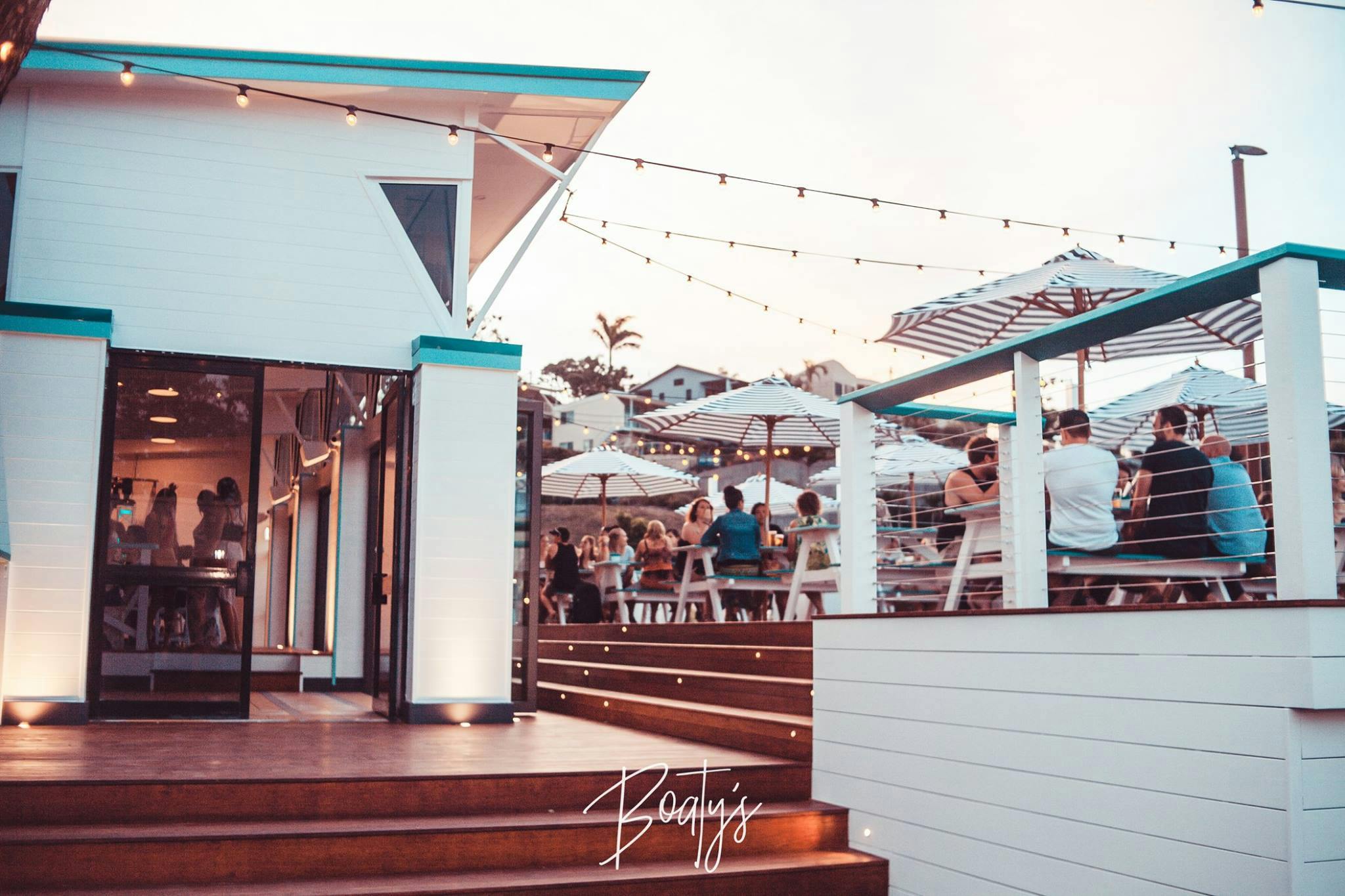 boatys bar airlie beach