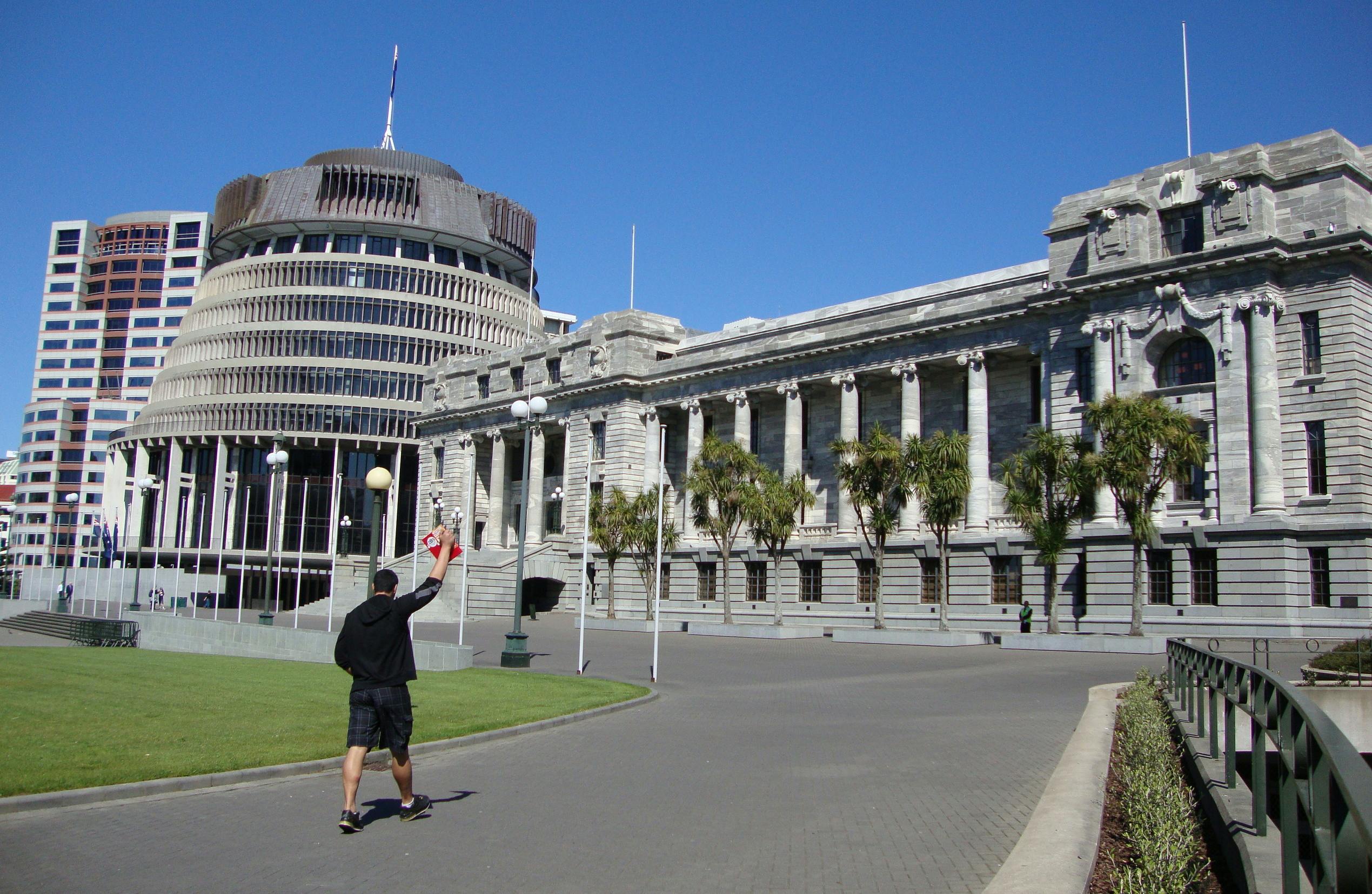 free things to do in wellington parliament house beehive
