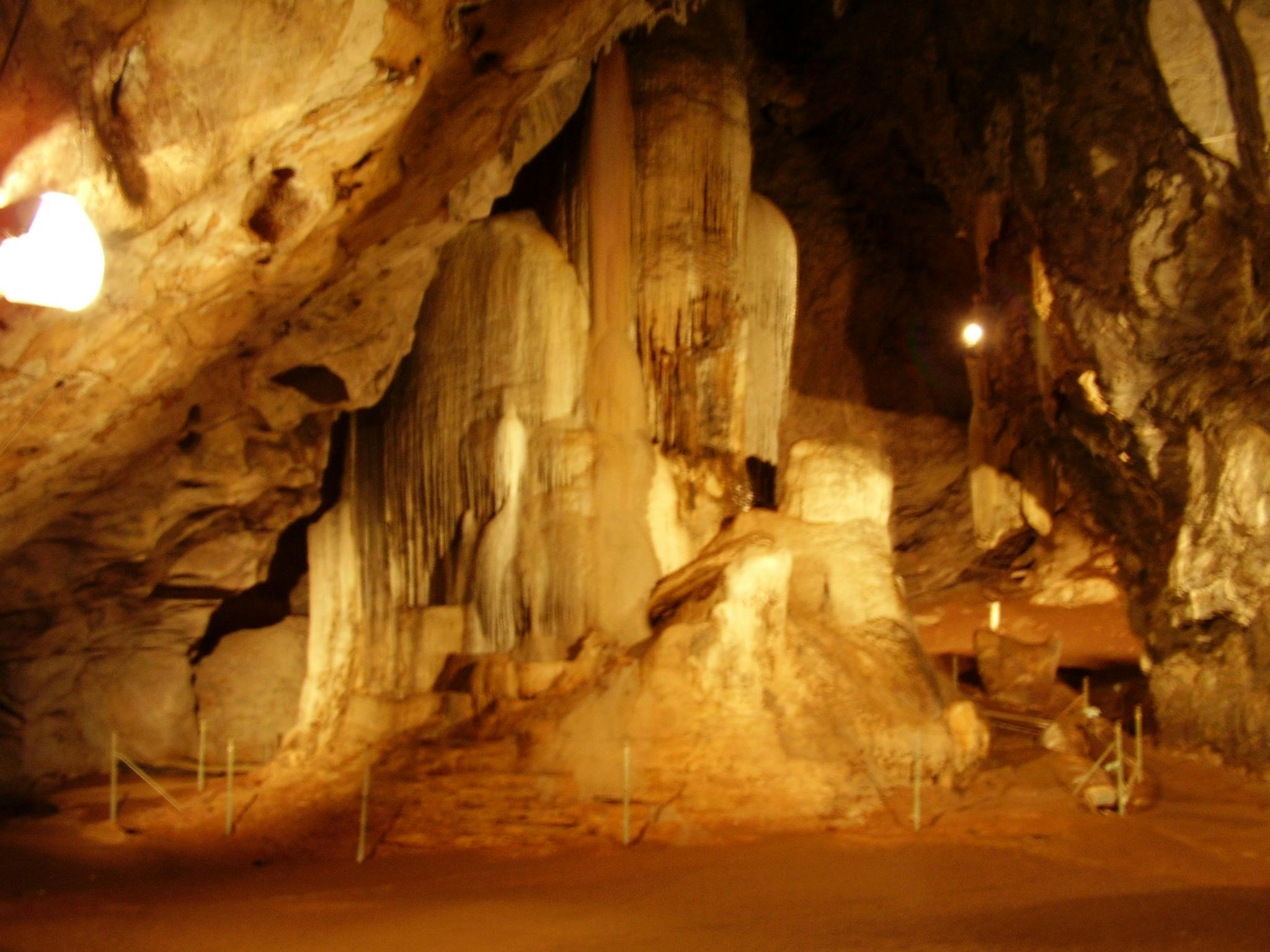 wellington caves