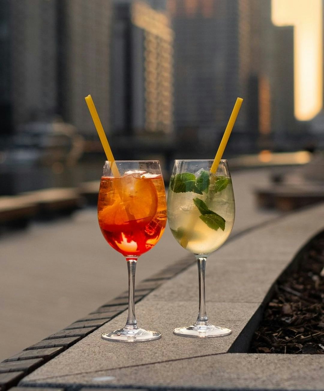 Dryck med Stroodles hållbara sugrör av pasta