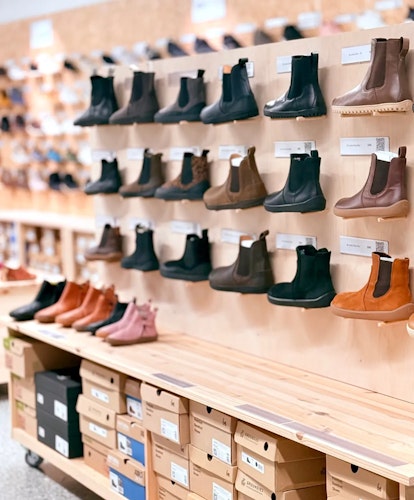 chelsea boots widetoes