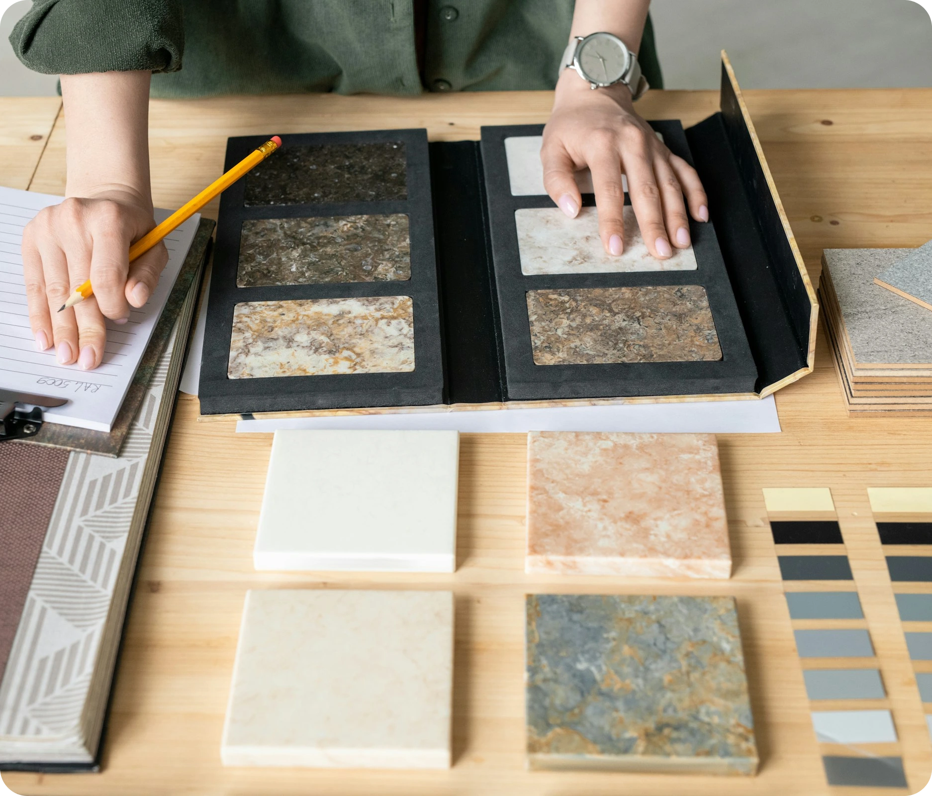 steiner på skrivebordet