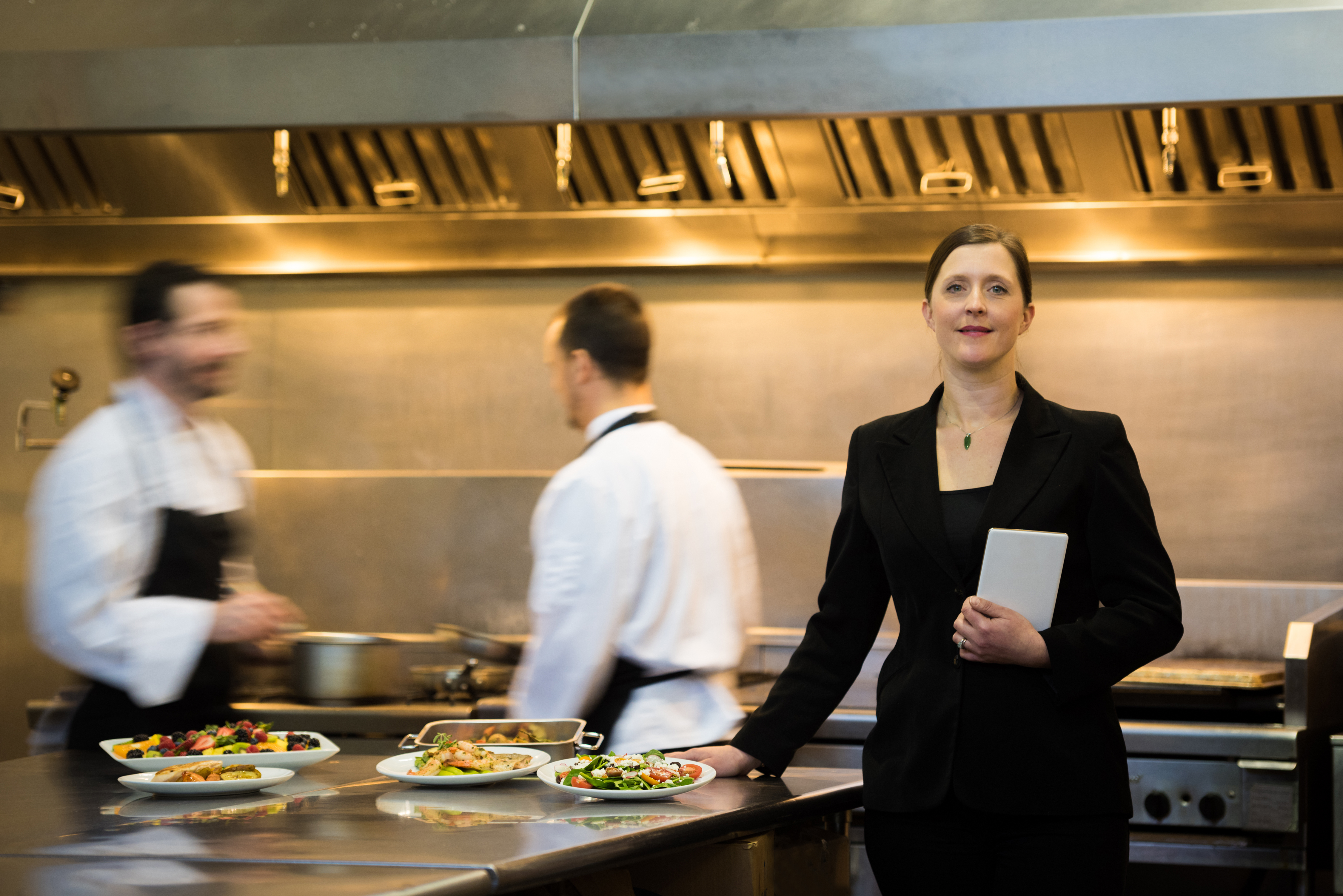 maître d in kitchen