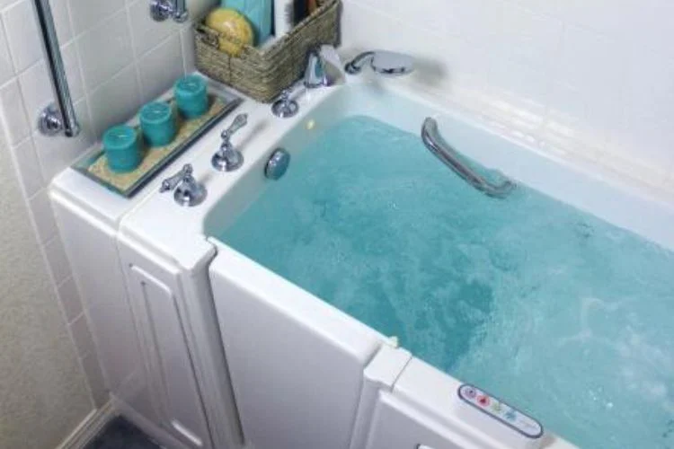 Walk-in tub by walkinbathtubs.org