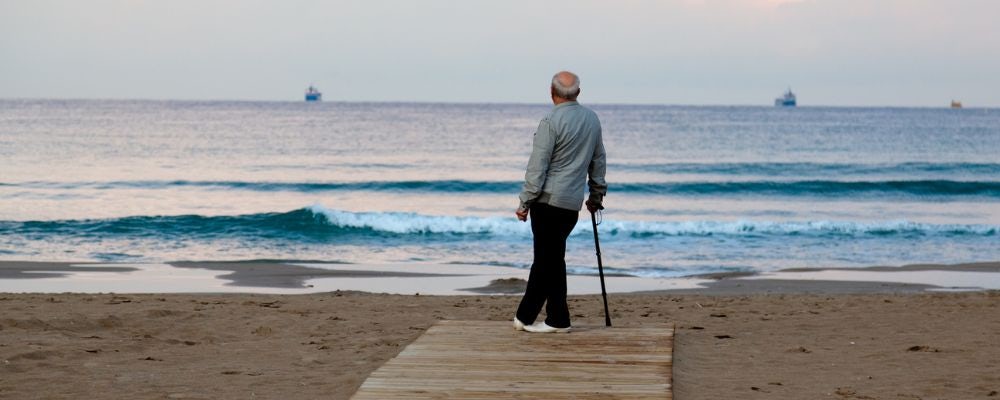 How to Use a Cane Properly and Safely—Tips for Beginners | Chapter