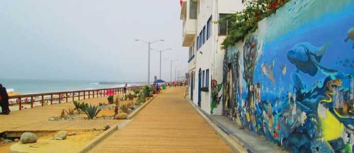 Malecón de Playas Beach boardwalk