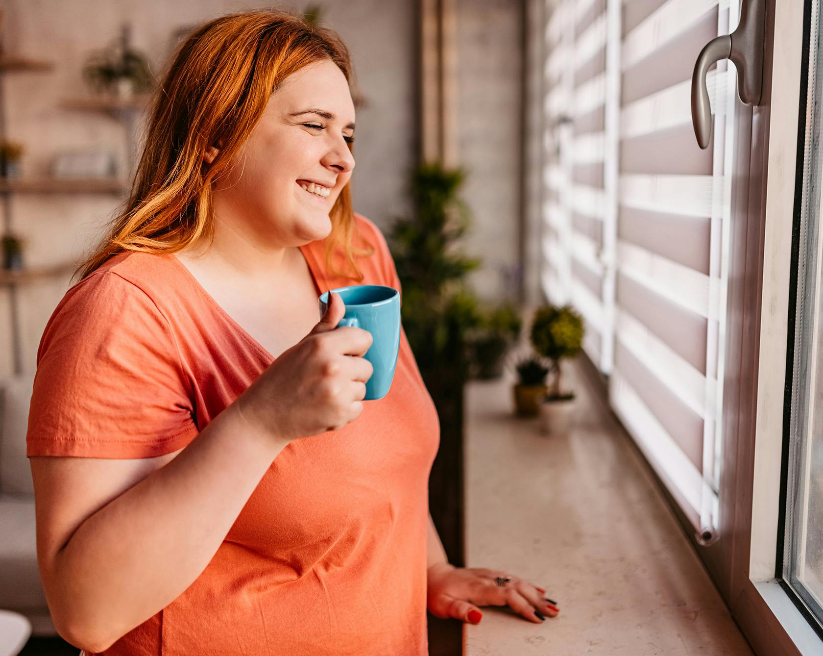 woman drinking coffee