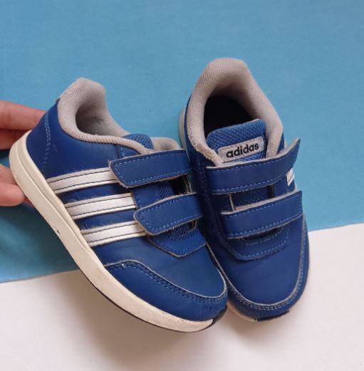 tenis azul velcro infantil