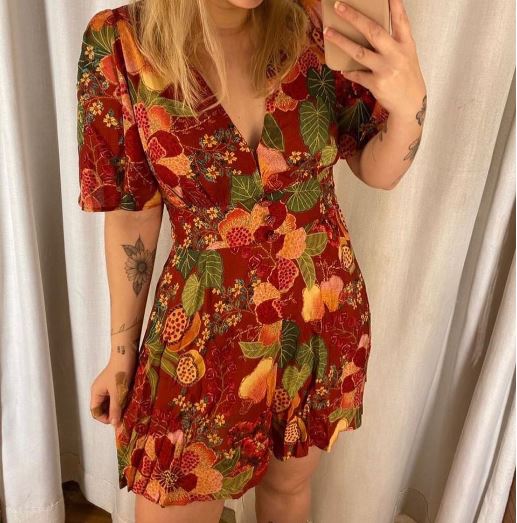 macacão curto florido