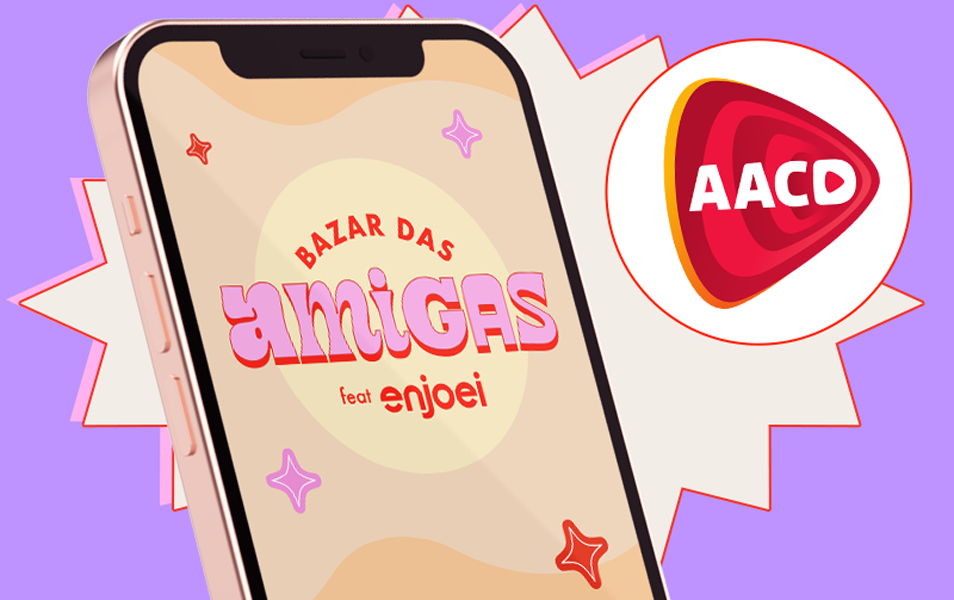 em fundo lilás, aparece um celular, cuja tela mostra o logo do evento, onde se lê: bazar das amigas feat enjoei. ao lado, há um selo com o logo da AACD.