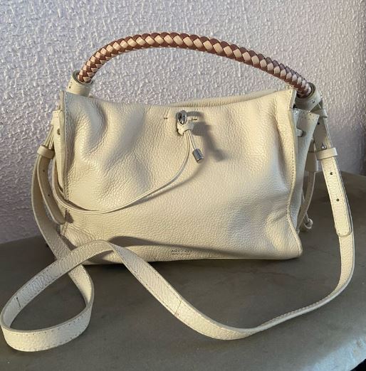bolsa de ombro off white couro arezzo