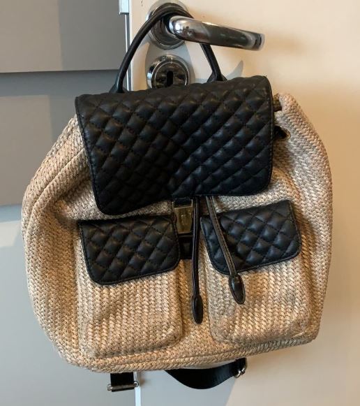 mochila bege santa lolla