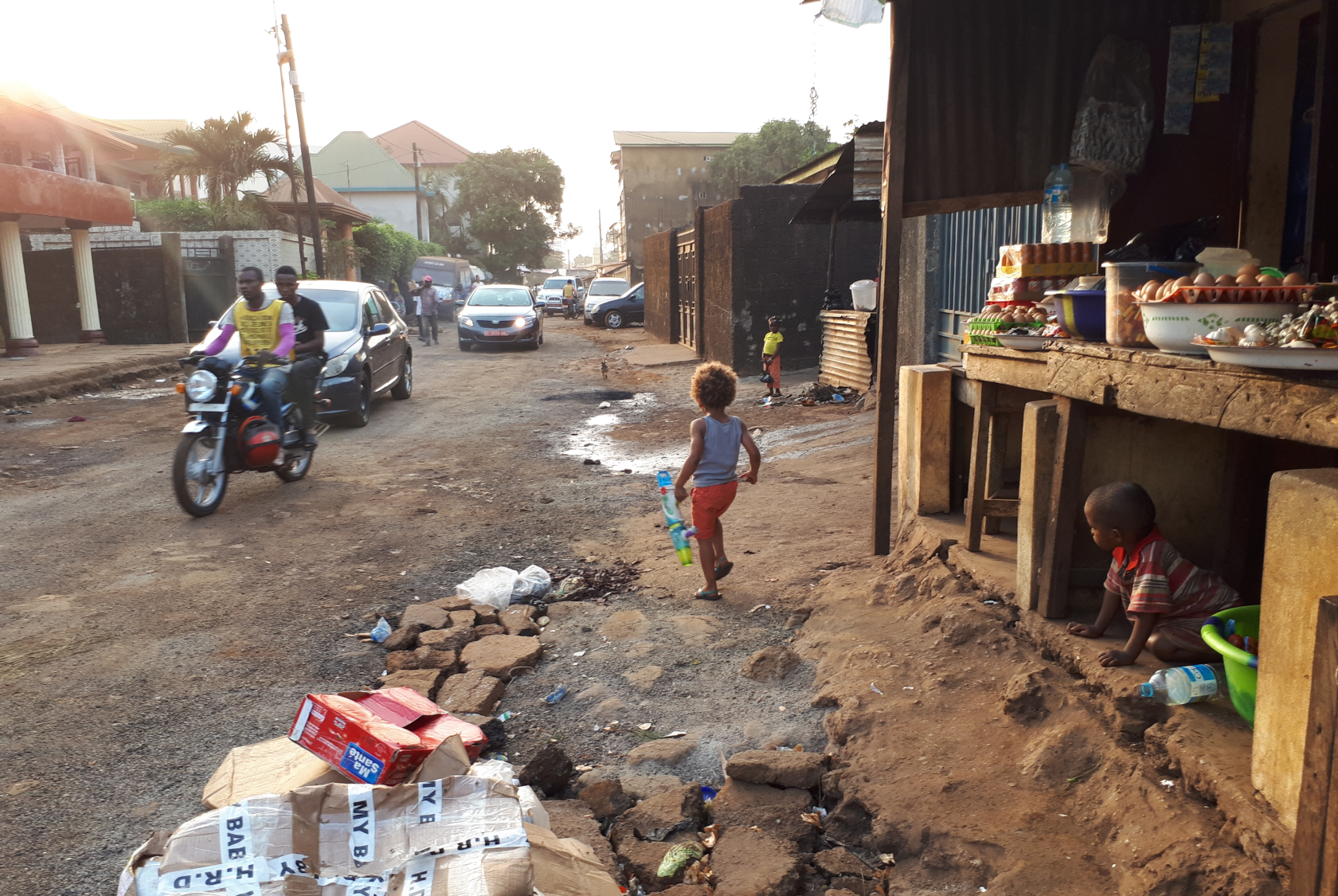 Une rue du quartier de Lambayi !