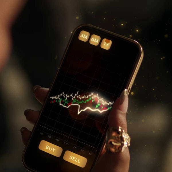Phone screen displaying a gold chart