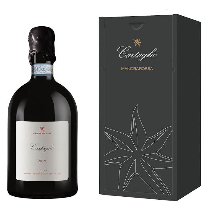 https://www.datocms-assets.com/70630/1669629083-magnum-cartagho-cassetta-legno.jpg?auto=format&h=700