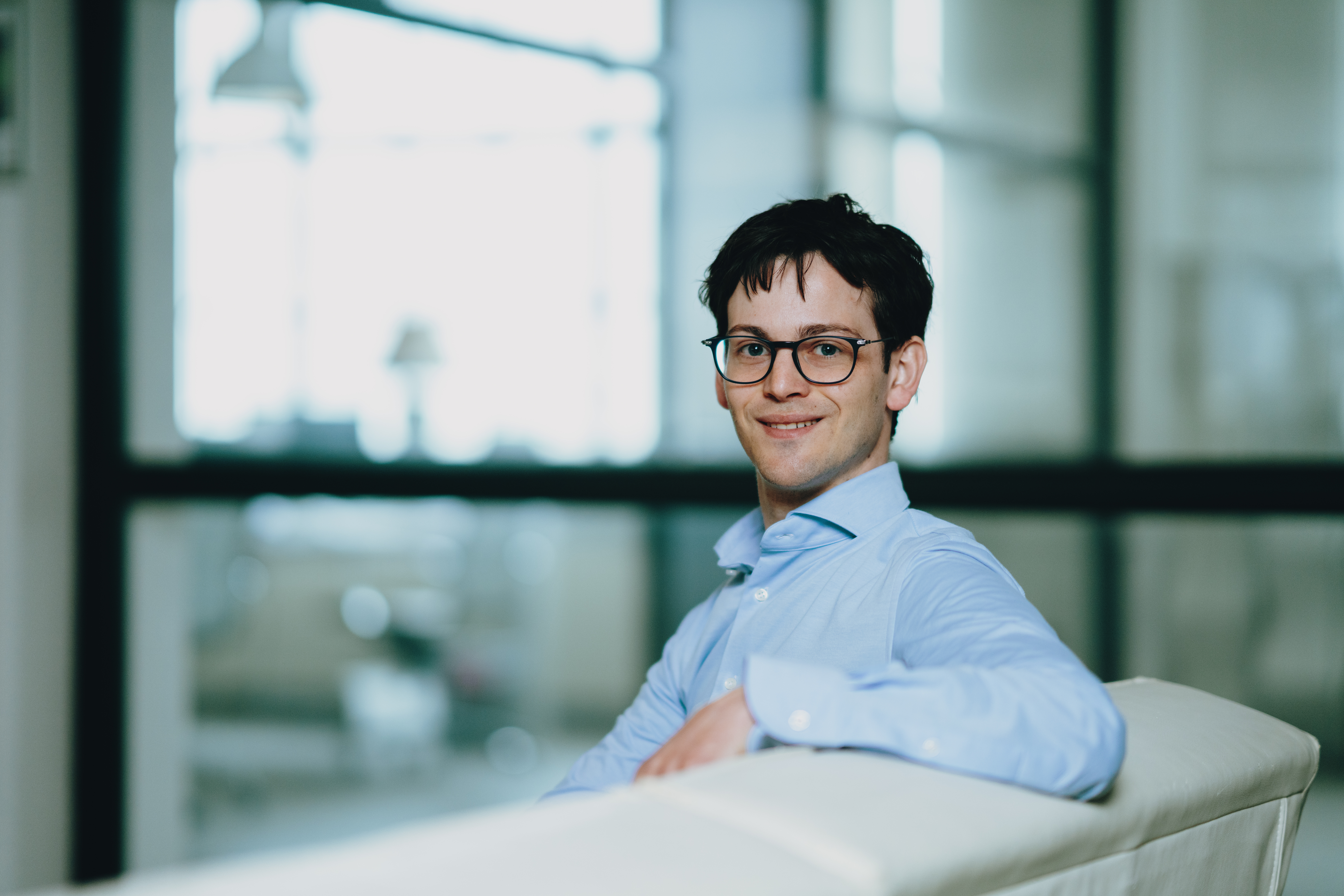 Optimal predictions: the power of IBP external forecasting