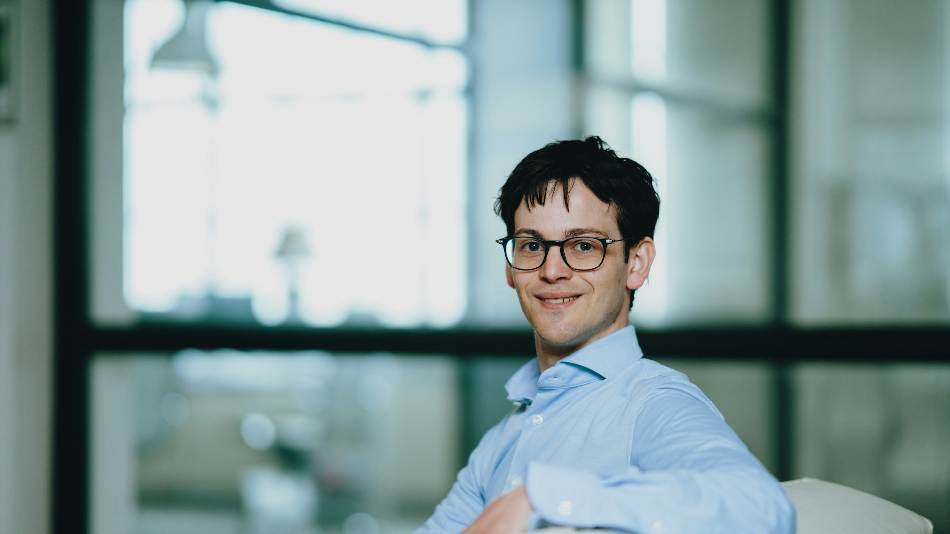 Optimal predictions: the power of IBP external forecasting