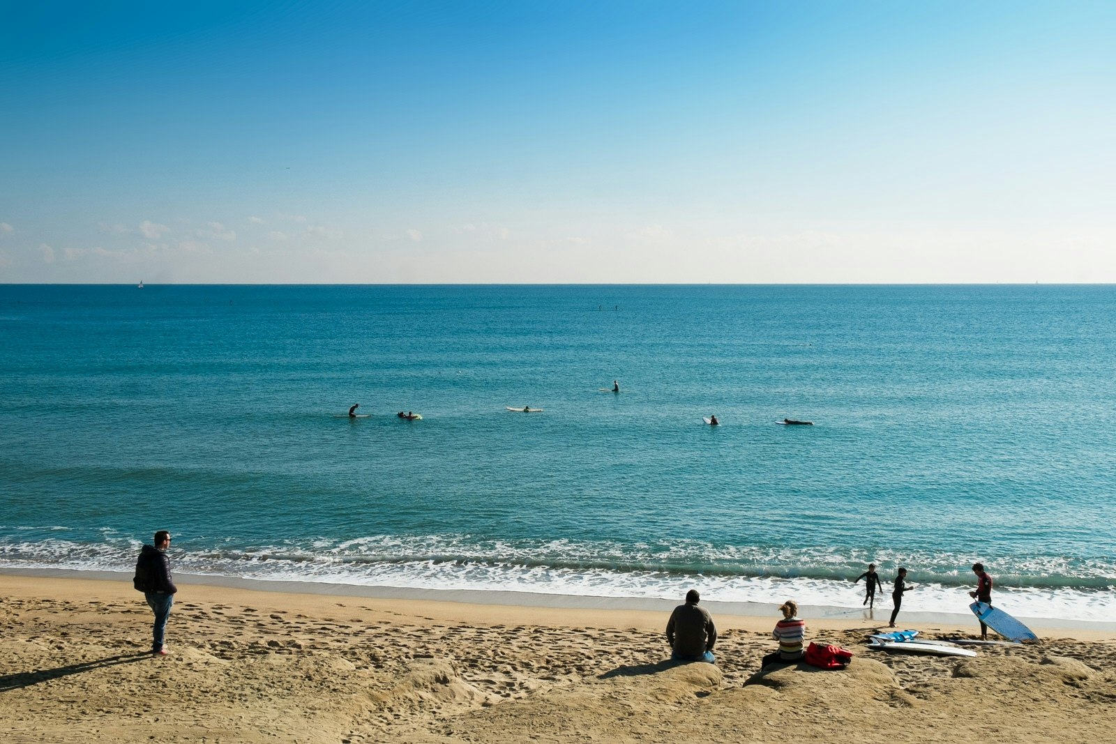 Barcellona: lungomare e surfisti