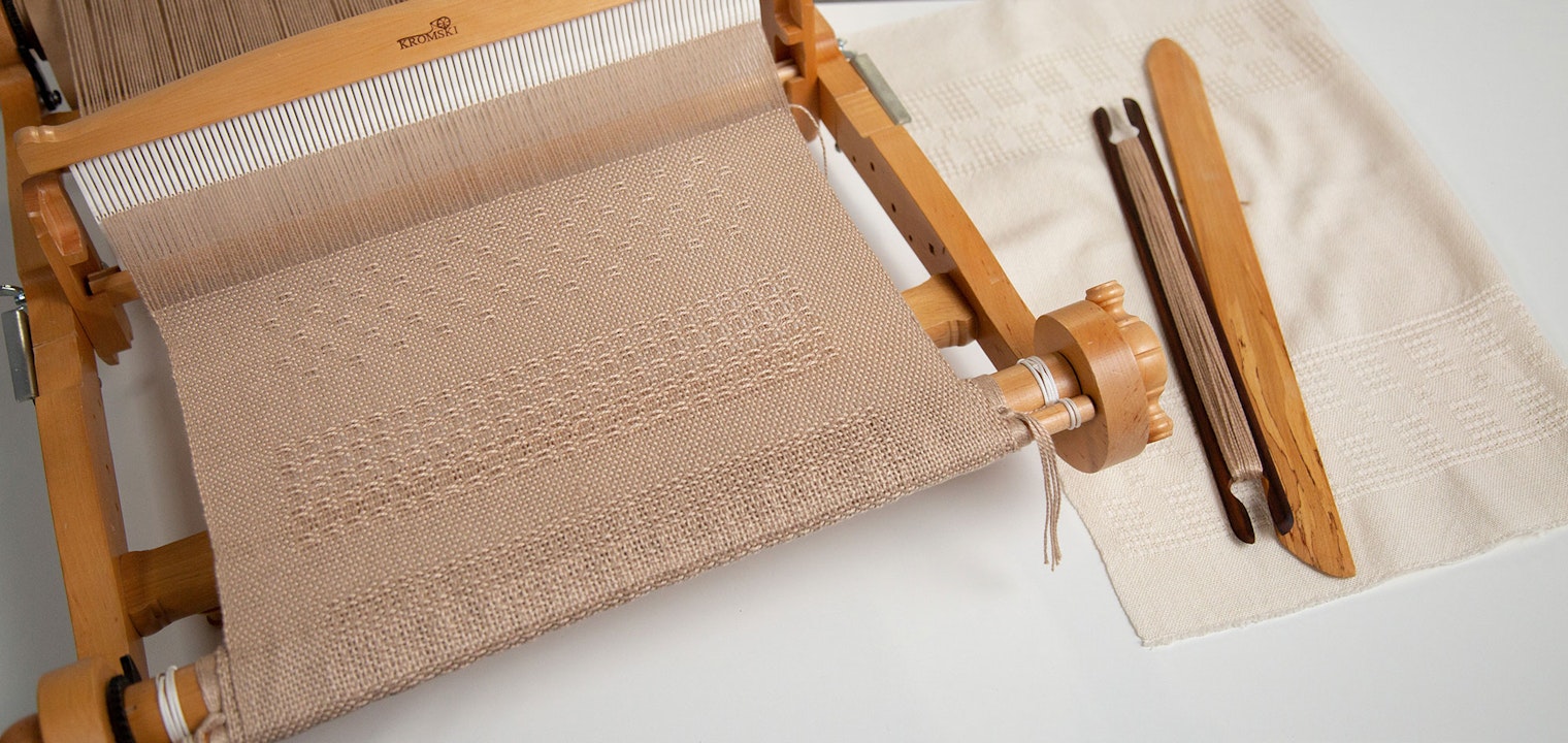 Loom with pick-up stick