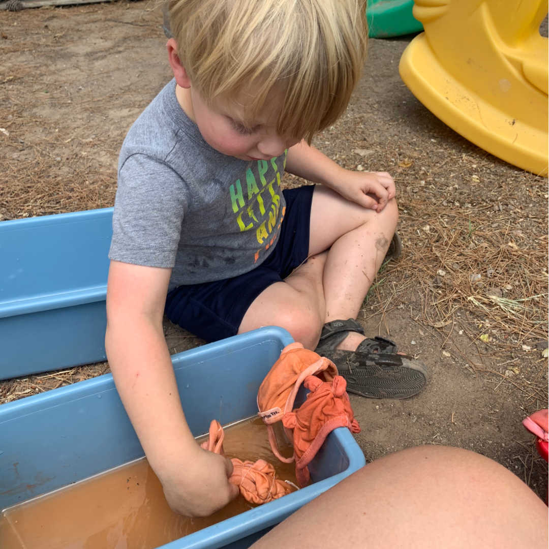 H dyeing his mask