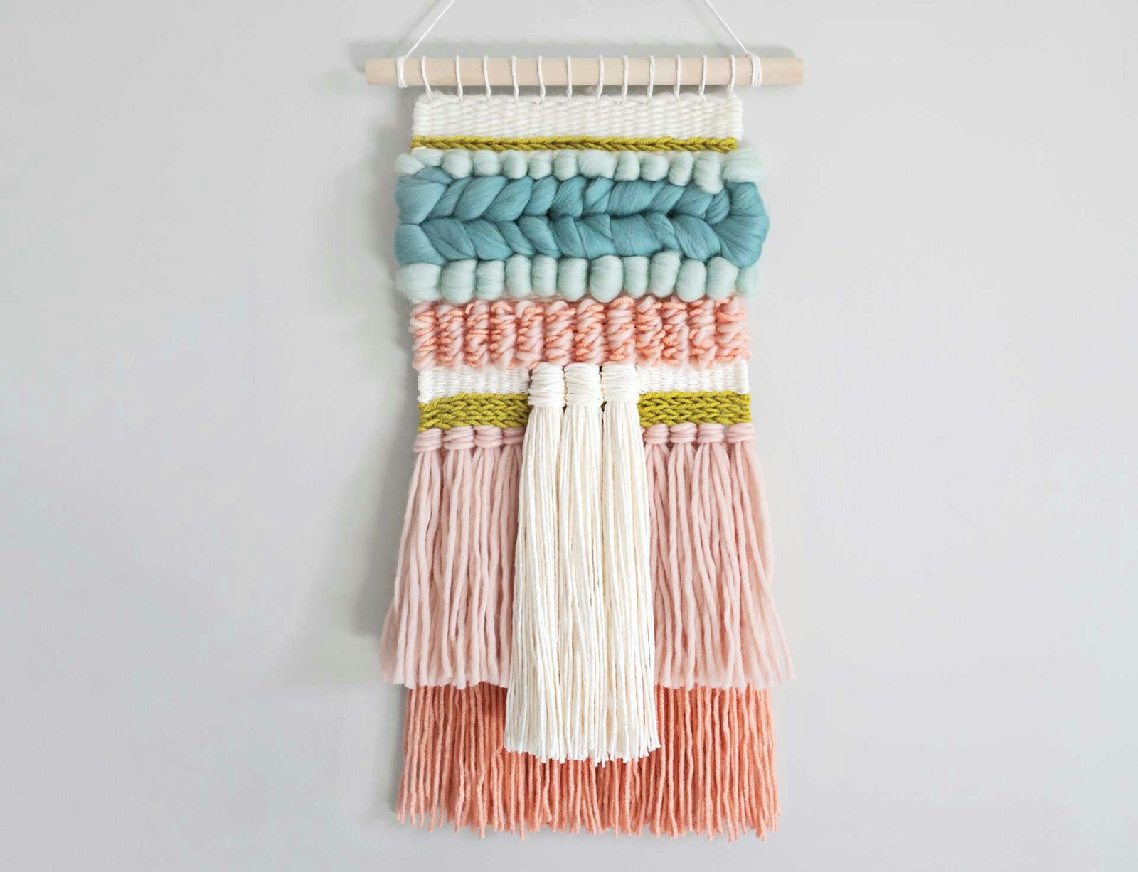 6 Ways to Weave with Wool Roving  Weaving Texture Technique - Fibers and  Design