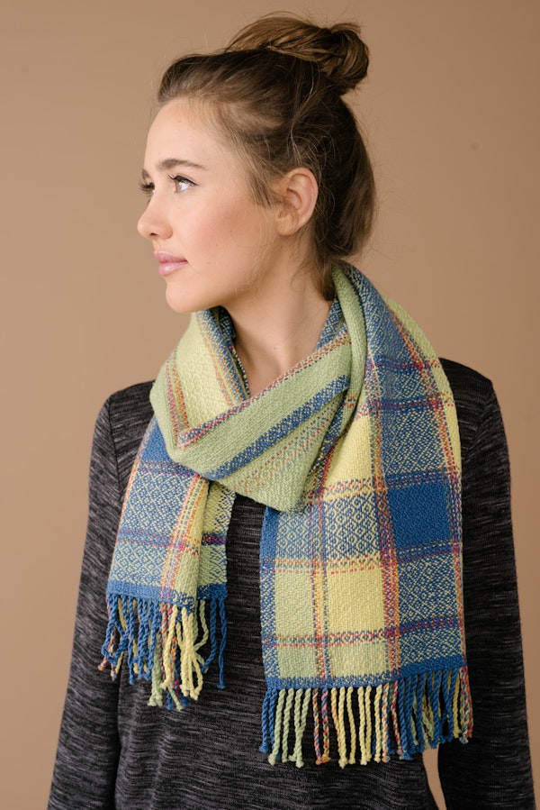Tammy Bast's Rambling Rosepath scarf from Loom Theory 2019 gets its pattern—and its name—from a simple rosepath twill. Photo by Caleb Young of Good Folk Photograph)